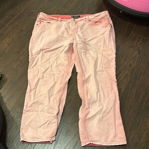 Silver jeans pink capris